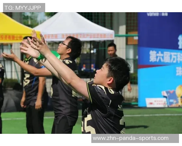 快船全队团建活动共赏橄榄球比赛并拍摄合影留念欢乐时光